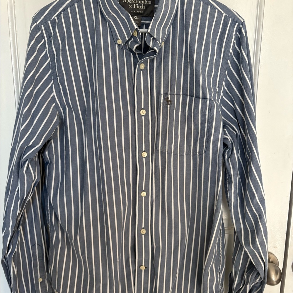 Abercrombie & Fitch Blue Striped Men's XL Button Down Muscle Shirt